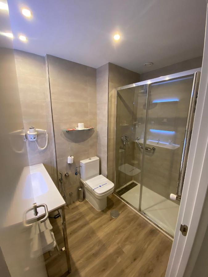 Hotel Escuela Мадрид Екстериор снимка
