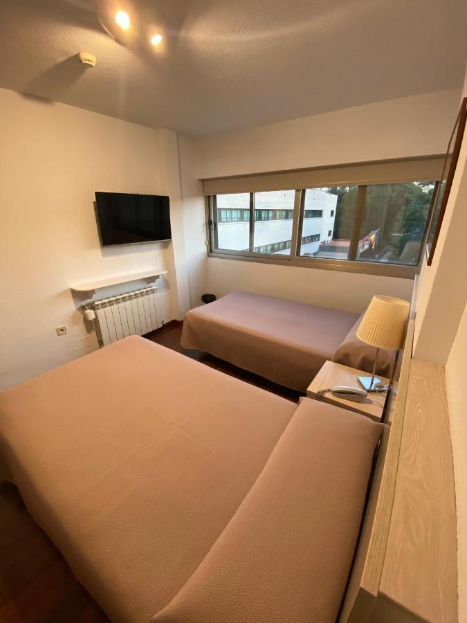 Hotel Escuela Мадрид Екстериор снимка