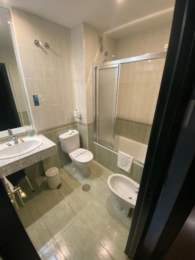 Hotel Escuela Мадрид Екстериор снимка