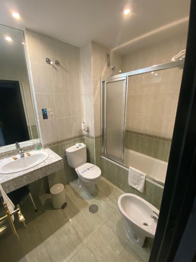 Hotel Escuela Мадрид Екстериор снимка