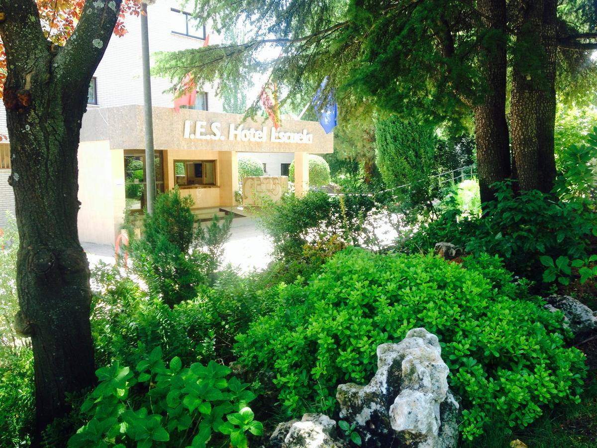 Hotel Escuela Мадрид Екстериор снимка