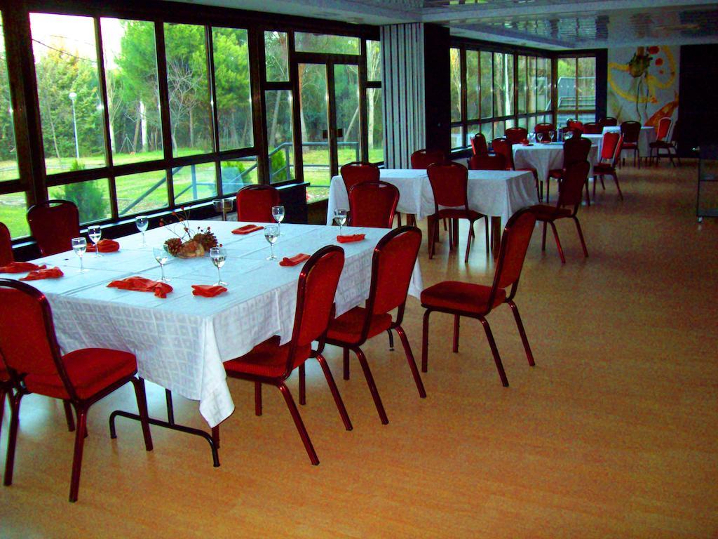 Hotel Escuela Мадрид Екстериор снимка