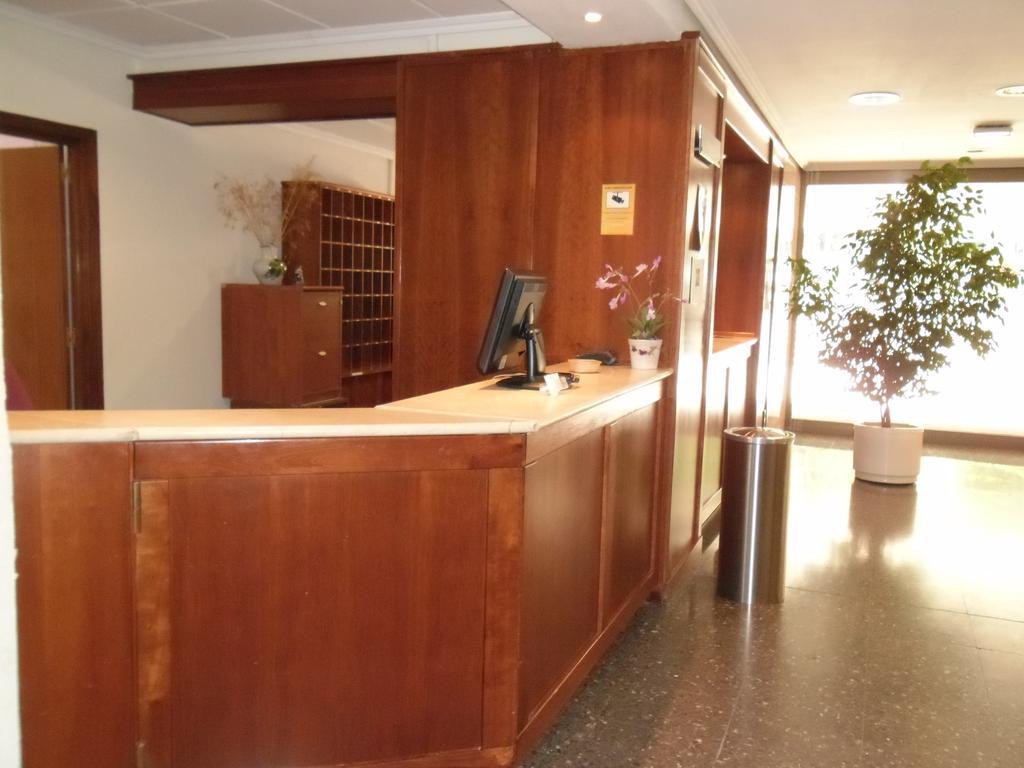 Hotel Escuela Мадрид Екстериор снимка