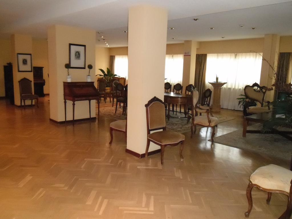 Hotel Escuela Мадрид Екстериор снимка